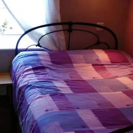 3-bed House Sleeps 6 With Garden And Parking Casa vacanze *