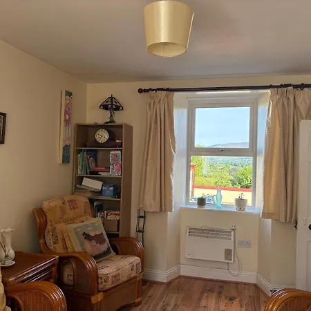 3-bed House Sleeps 6 With Garden And Parking Casa vacanze *