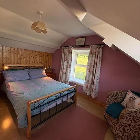 Casa vacanze 3-bed House Sleeps 6 With Garden And Parking Tipperary